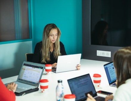“To code or not to code?” emlyon answers the question